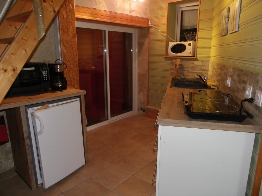Gite Cosy, Sur Jardin, Terrasse Privee, Parking Au Calme En Rdc Gémozac Eksteriør bilde